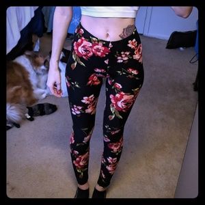 !sold! Floral leggings